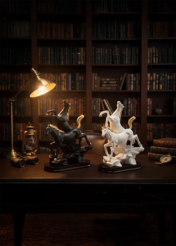 Asil Şahlanan At Biblosu - Siyah & Beyaz Koleksiyonu